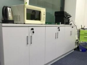 图 因公司搬迁,99成新整套办公家具出售,小清新绿色 深圳办公用品